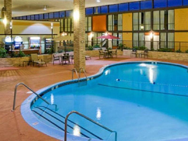 Wyndham Garden Oklahoma City Resort & Conference Hotel Near Airport, Fairgrounds Paycom & I40 Buitenkant foto