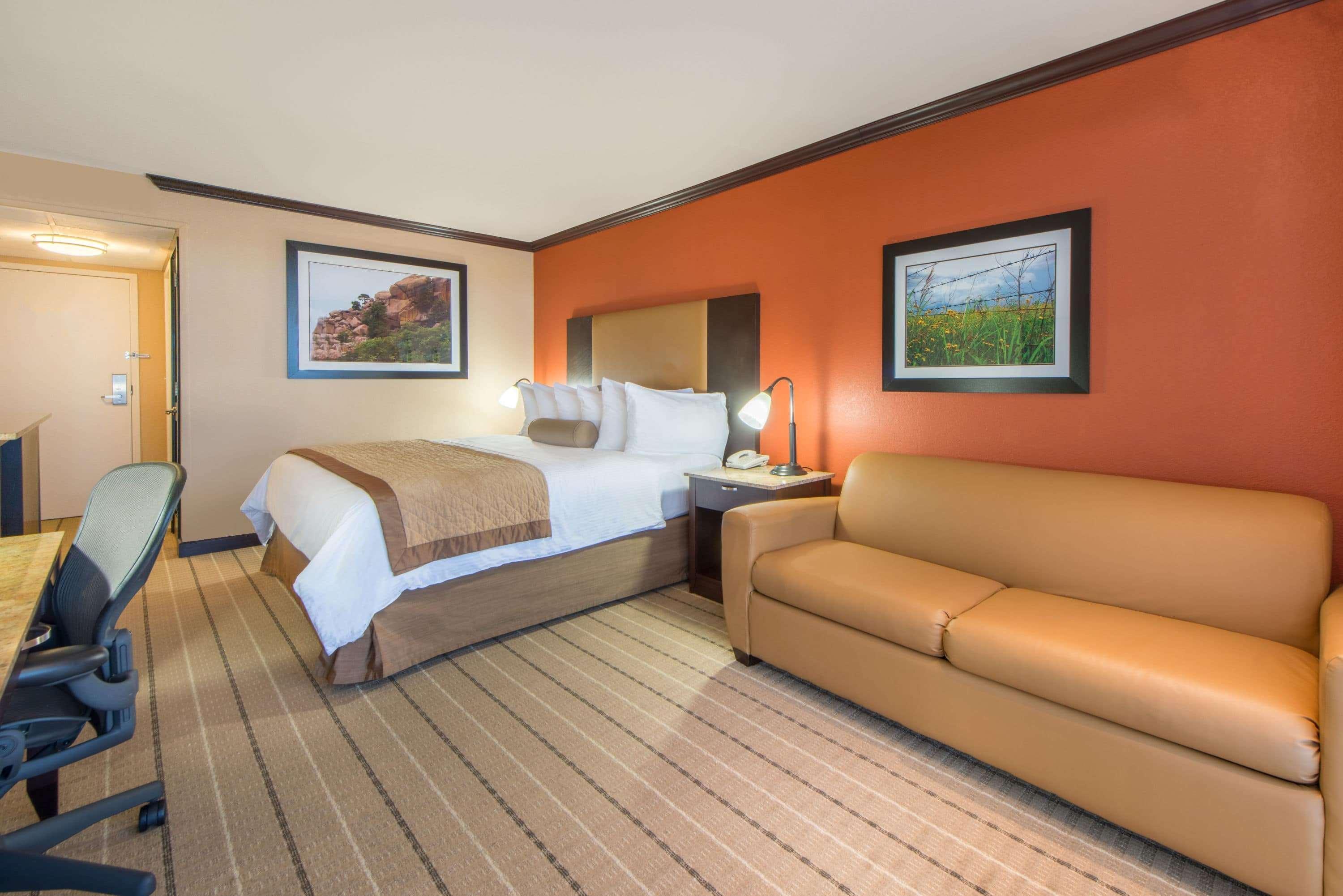 Wyndham Garden Oklahoma City Resort & Conference Hotel Near Airport, Fairgrounds Paycom & I40 Buitenkant foto