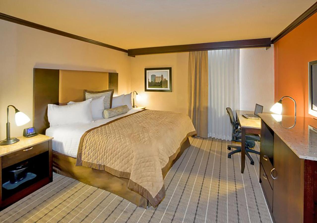 Wyndham Garden Oklahoma City Resort & Conference Hotel Near Airport, Fairgrounds Paycom & I40 Buitenkant foto
