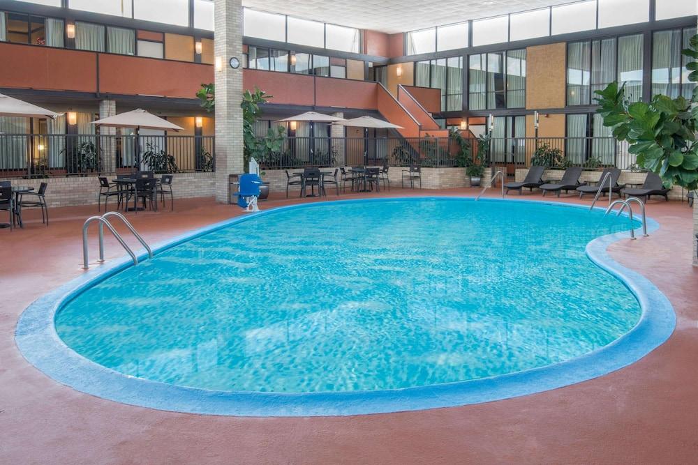 Wyndham Garden Oklahoma City Resort & Conference Hotel Near Airport, Fairgrounds Paycom & I40 Buitenkant foto