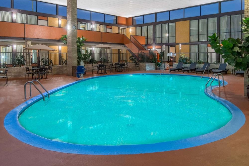 Wyndham Garden Oklahoma City Resort & Conference Hotel Near Airport, Fairgrounds Paycom & I40 Buitenkant foto