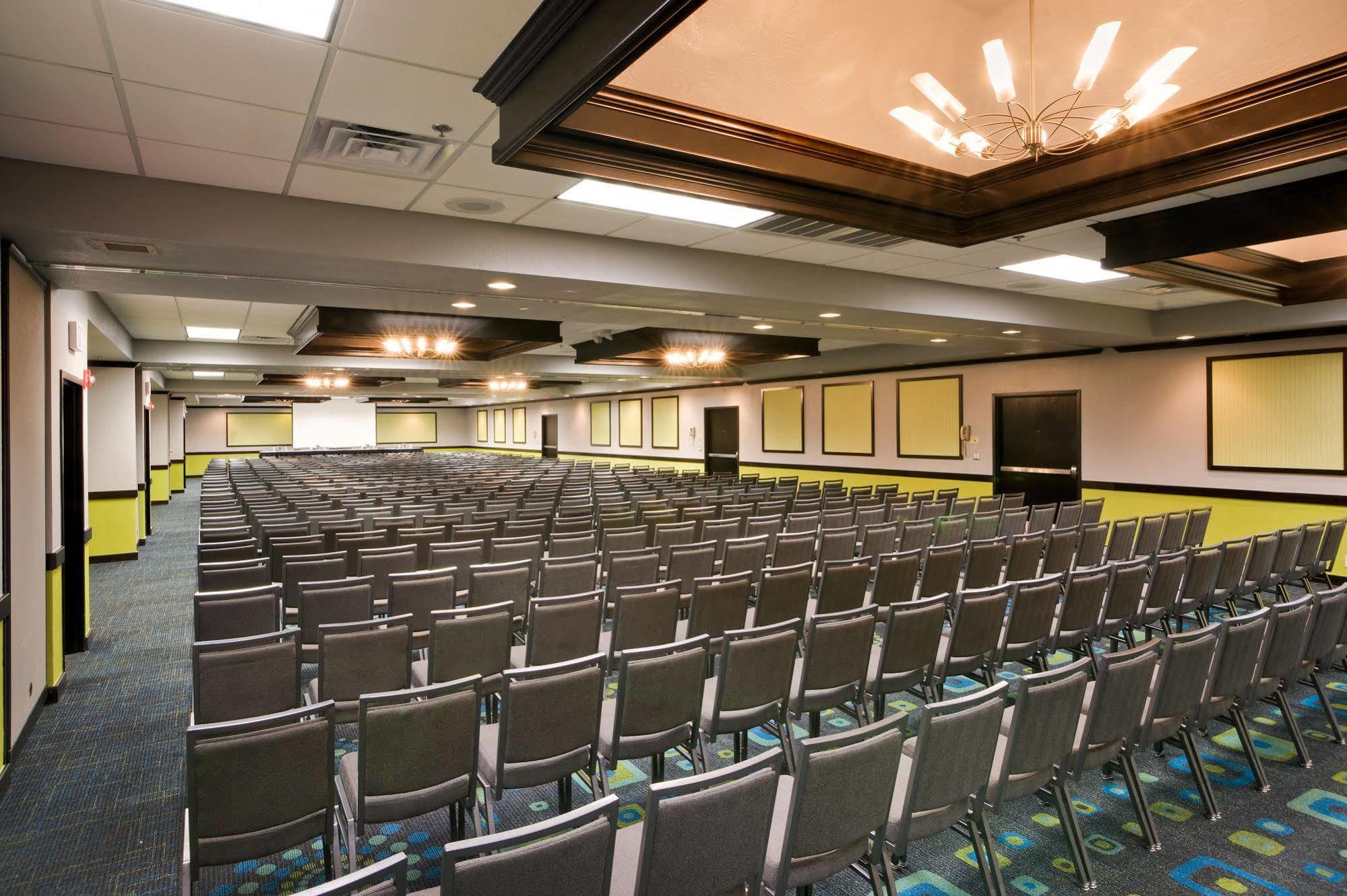 Wyndham Garden Oklahoma City Resort & Conference Hotel Near Airport, Fairgrounds Paycom & I40 Faciliteiten foto