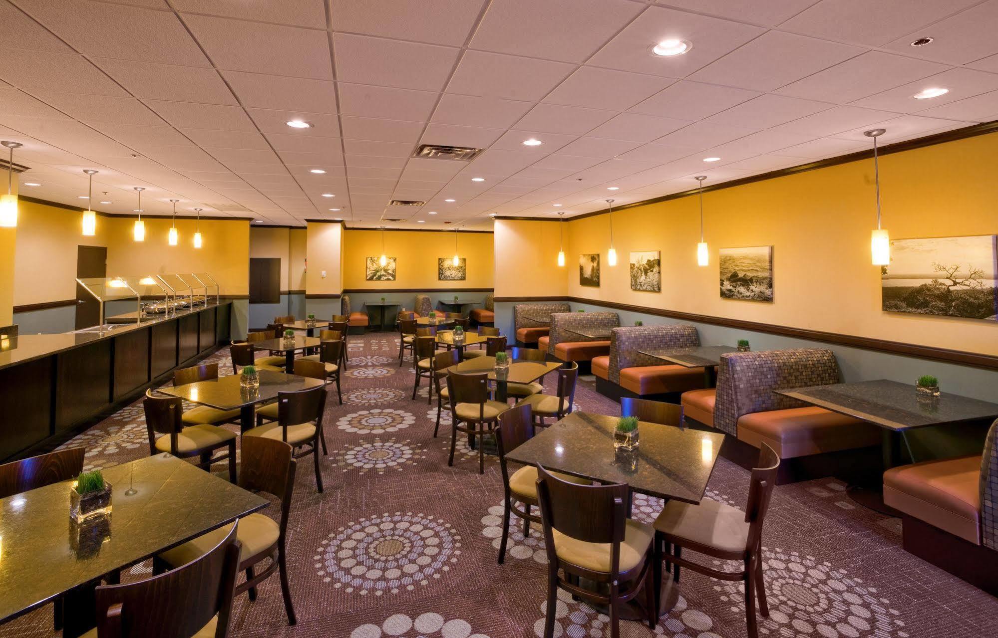 Wyndham Garden Oklahoma City Resort & Conference Hotel Near Airport, Fairgrounds Paycom & I40 Buitenkant foto