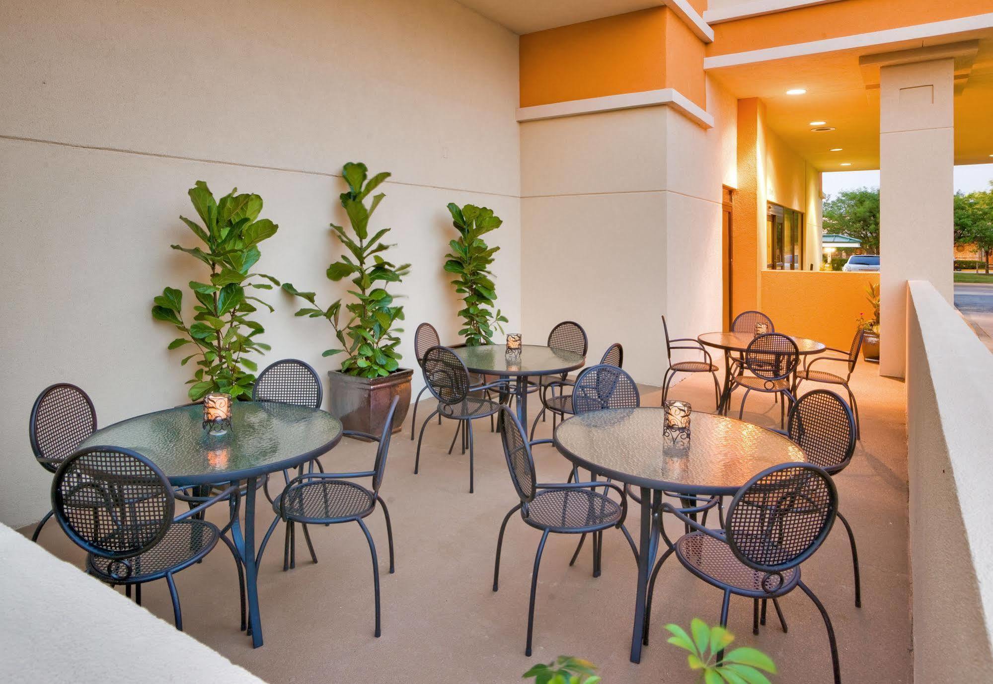 Wyndham Garden Oklahoma City Resort & Conference Hotel Near Airport, Fairgrounds Paycom & I40 Buitenkant foto