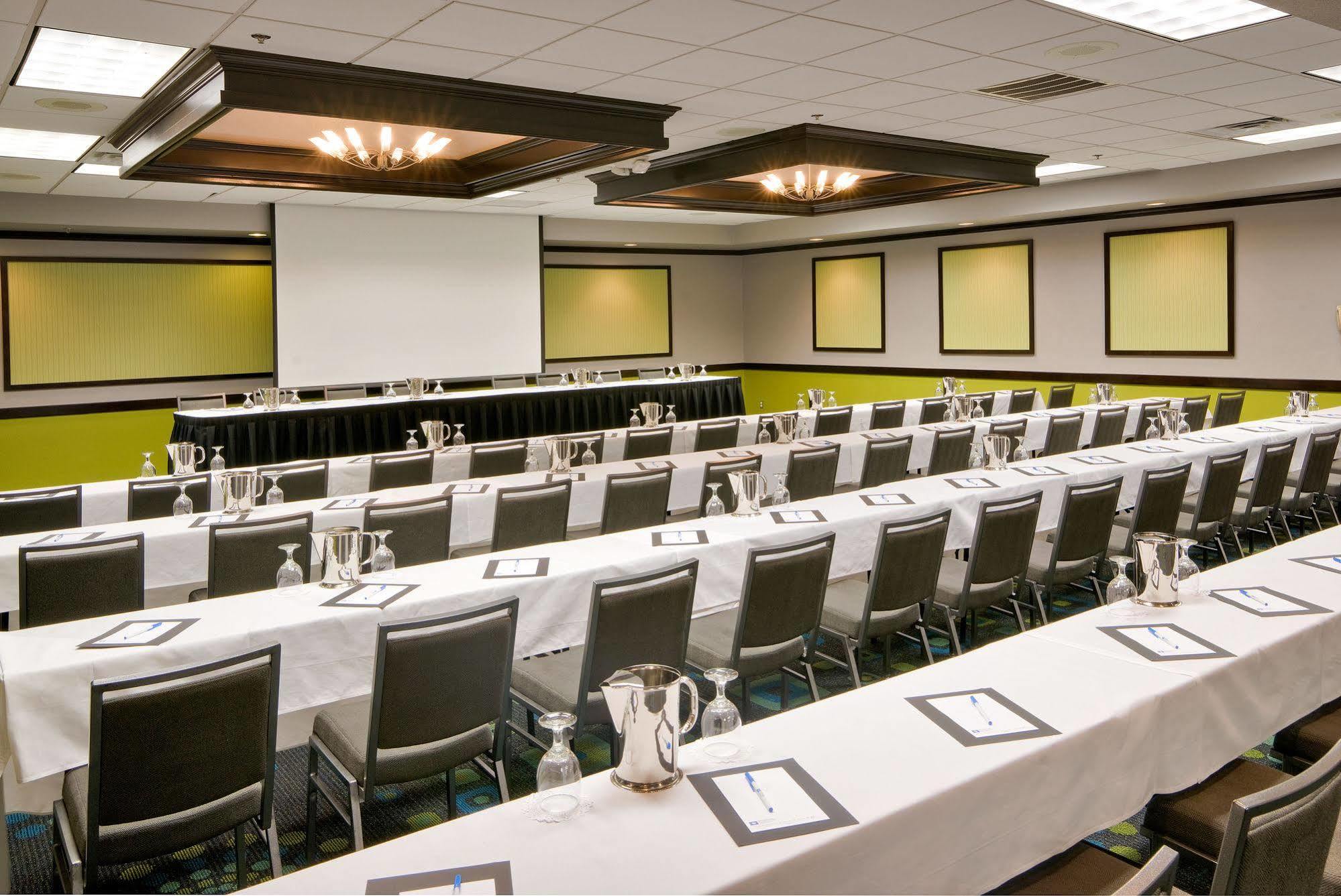 Wyndham Garden Oklahoma City Resort & Conference Hotel Near Airport, Fairgrounds Paycom & I40 Buitenkant foto